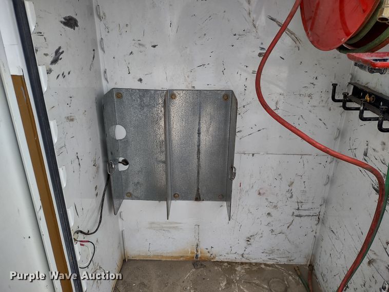 image for item DR8240 2006 Peterbilt 335 utility / service truck