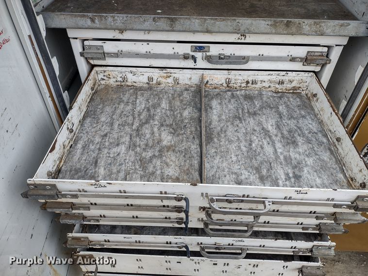 image for item DR8240 2006 Peterbilt 335 utility / service truck