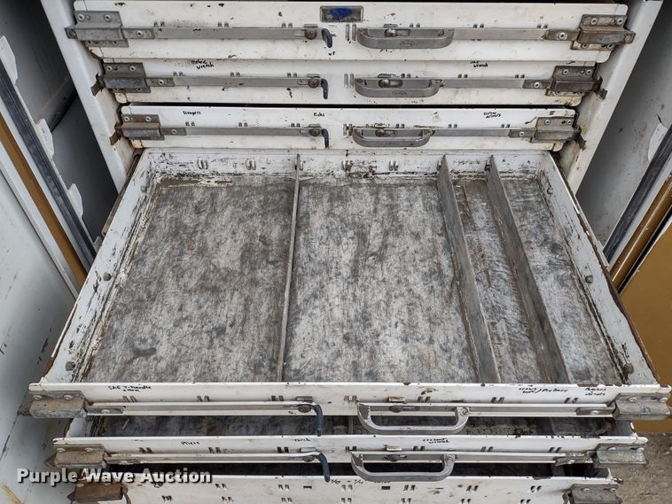 image for item DR8240 2006 Peterbilt 335 utility / service truck