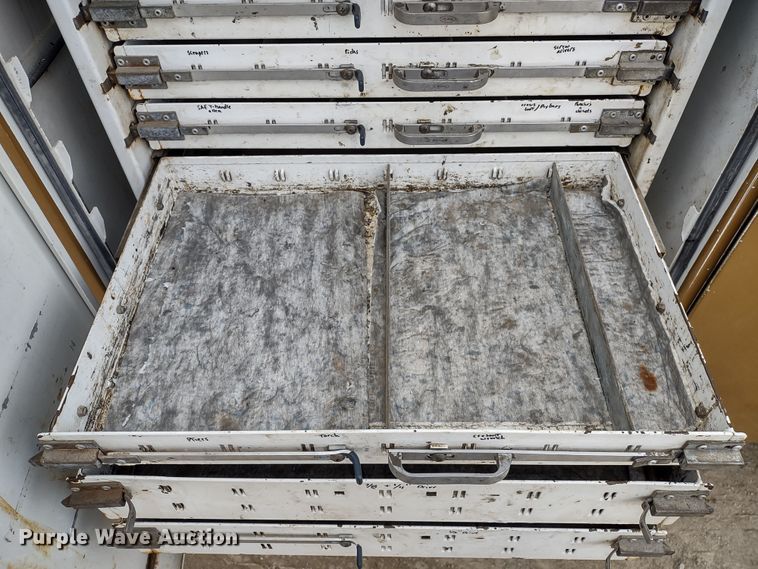 image for item DR8240 2006 Peterbilt 335 utility / service truck