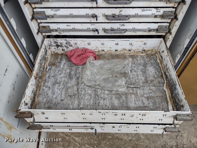 image for item DR8240 2006 Peterbilt 335 utility / service truck