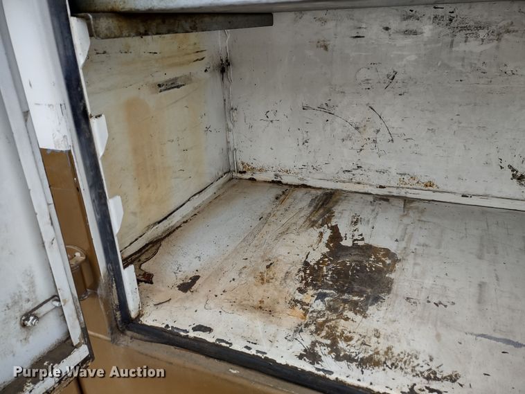 image for item DR8240 2006 Peterbilt 335 utility / service truck