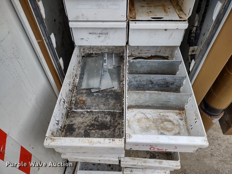 image for item DR8240 2006 Peterbilt 335 utility / service truck