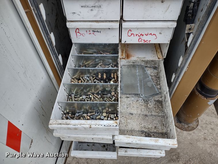 image for item DR8240 2006 Peterbilt 335 utility / service truck