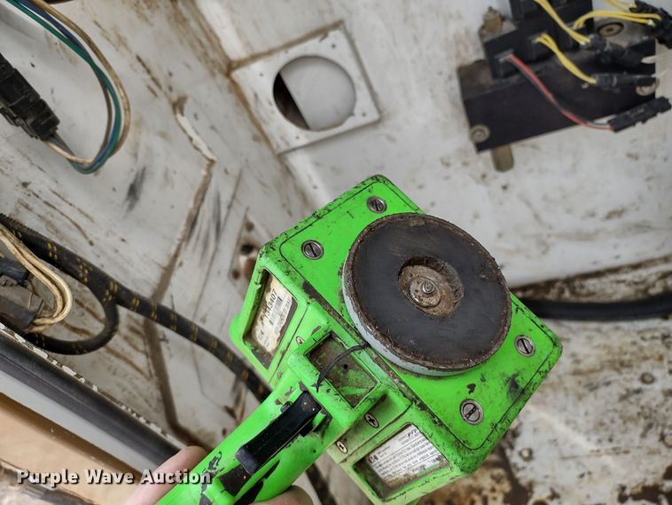 image for item DR8240 2006 Peterbilt 335 utility / service truck