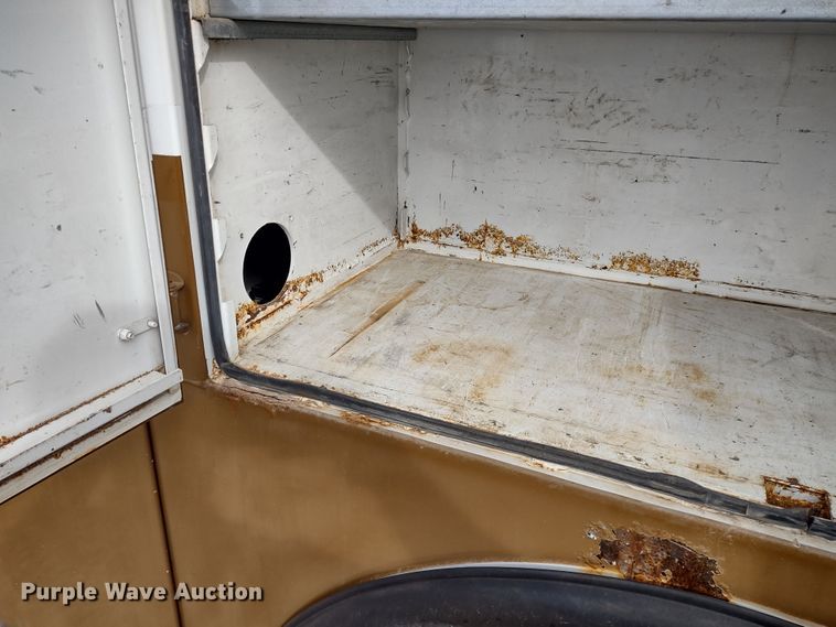 image for item DR8240 2006 Peterbilt 335 utility / service truck