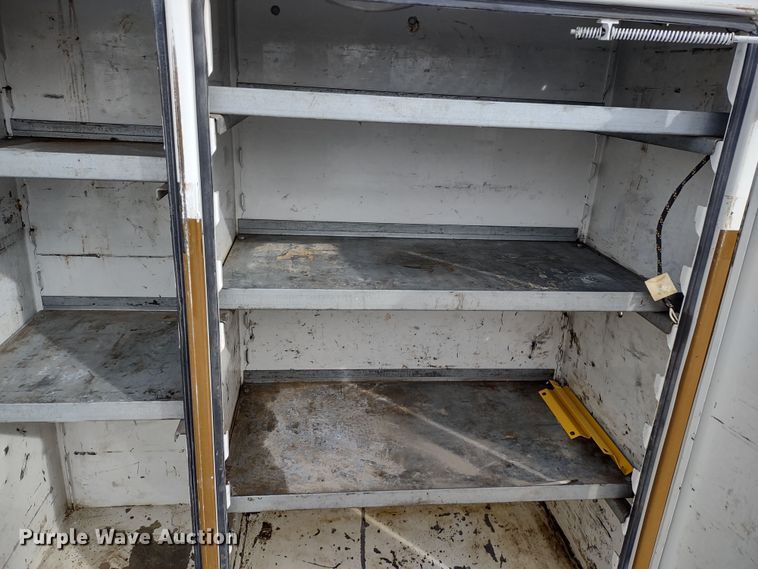 image for item DR8240 2006 Peterbilt 335 utility / service truck