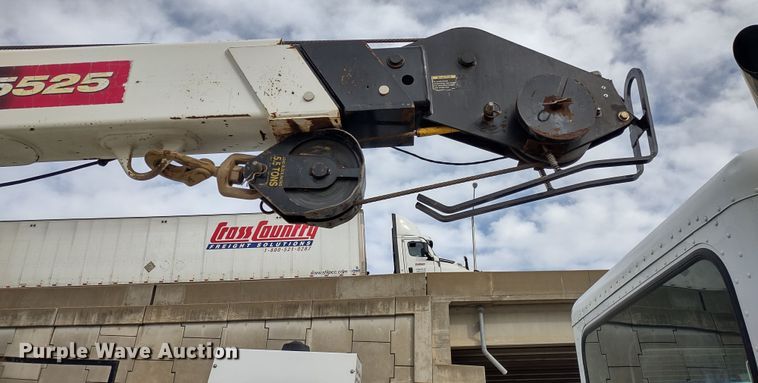 image for item DR8240 2006 Peterbilt 335 utility / service truck