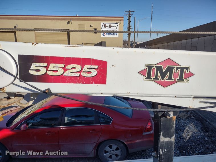 image for item DR8240 2006 Peterbilt 335 utility / service truck