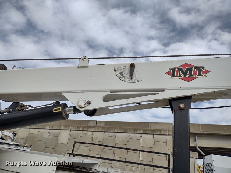 image for item DR8240 2006 Peterbilt 335 utility / service truck