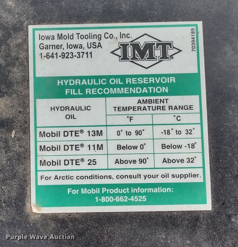 image for item DR8240 2006 Peterbilt 335 utility / service truck