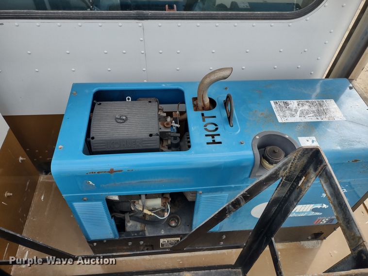 image for item DR8240 2006 Peterbilt 335 utility / service truck