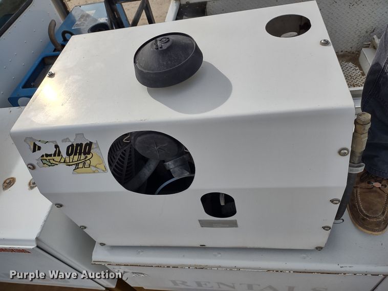 image for item DR8240 2006 Peterbilt 335 utility / service truck