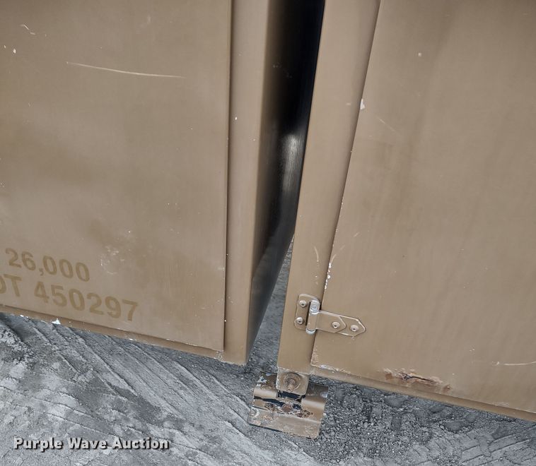 image for item DR8240 2006 Peterbilt 335 utility / service truck