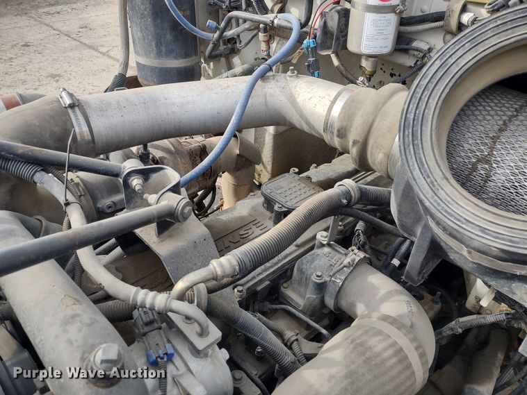 image for item DR8240 2006 Peterbilt 335 utility / service truck