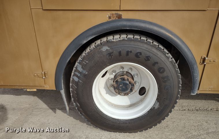 image for item DR8240 2006 Peterbilt 335 utility / service truck