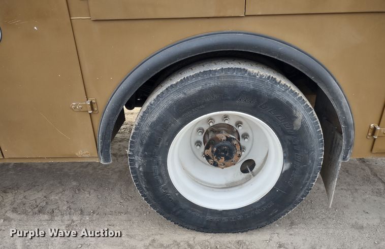 image for item DR8240 2006 Peterbilt 335 utility / service truck