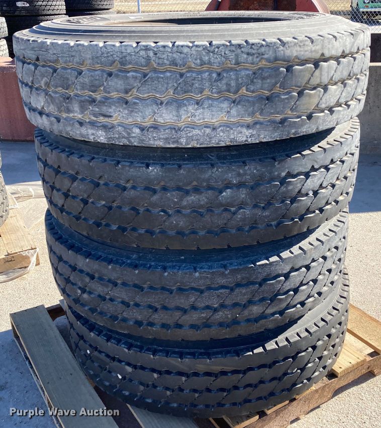 image for item HN9816 (4) Michelin XZY3 11R22.5 tires