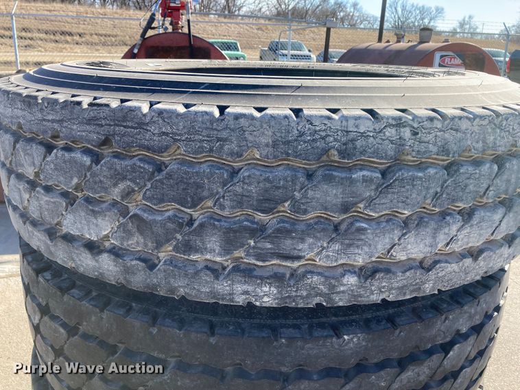 image for item HN9816 (4) Michelin XZY3 11R22.5 tires