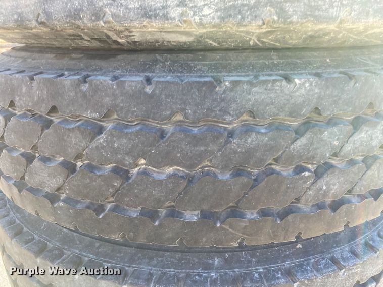 image for item HN9816 (4) Michelin XZY3 11R22.5 tires