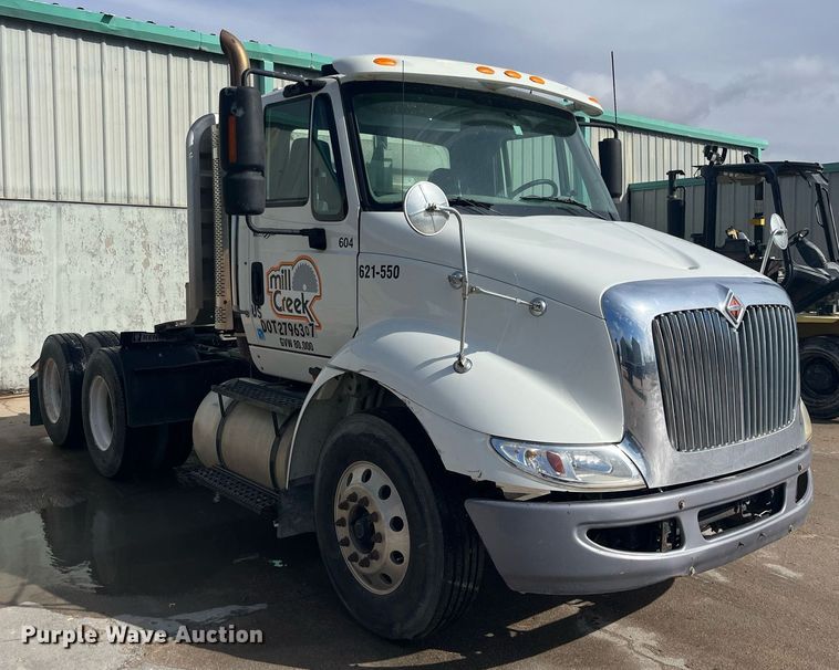 image for item HP9463 2009 International TranStar 8600  semi truck