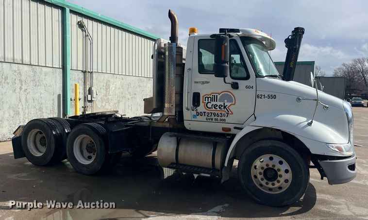 image for item HP9463 2009 International TranStar 8600  semi truck