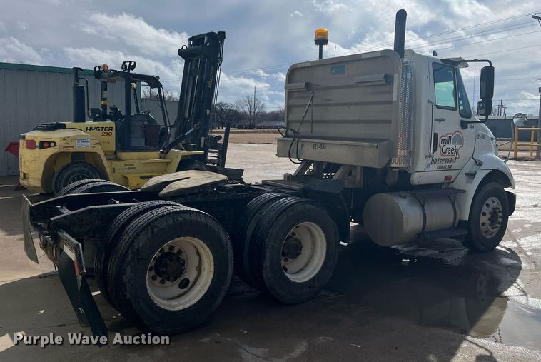 image for item HP9463 2009 International TranStar 8600  semi truck