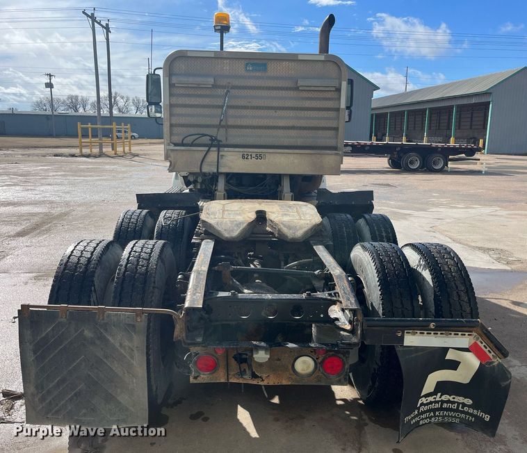 image for item HP9463 2009 International TranStar 8600  semi truck