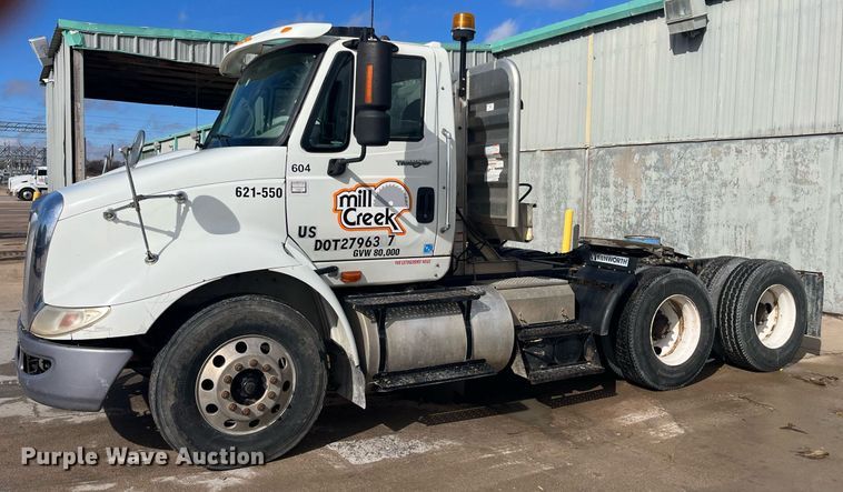 image for item HP9463 2009 International TranStar 8600  semi truck