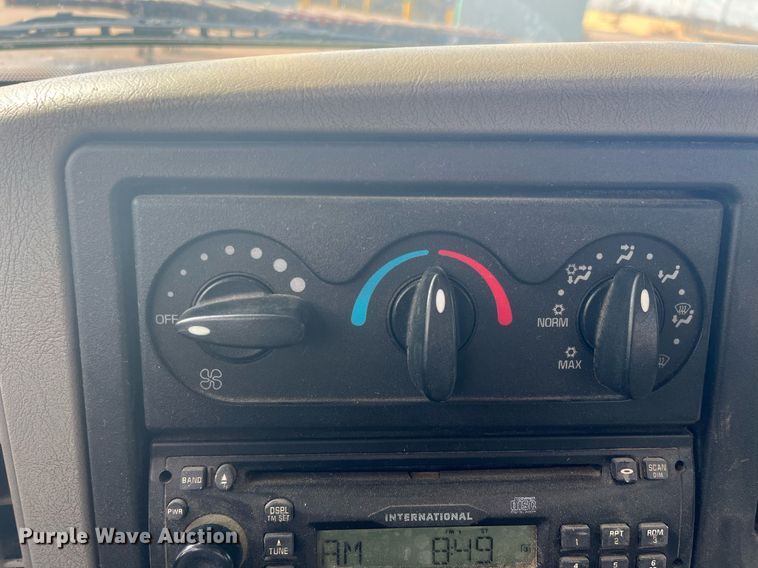 image for item HP9463 2009 International TranStar 8600  semi truck