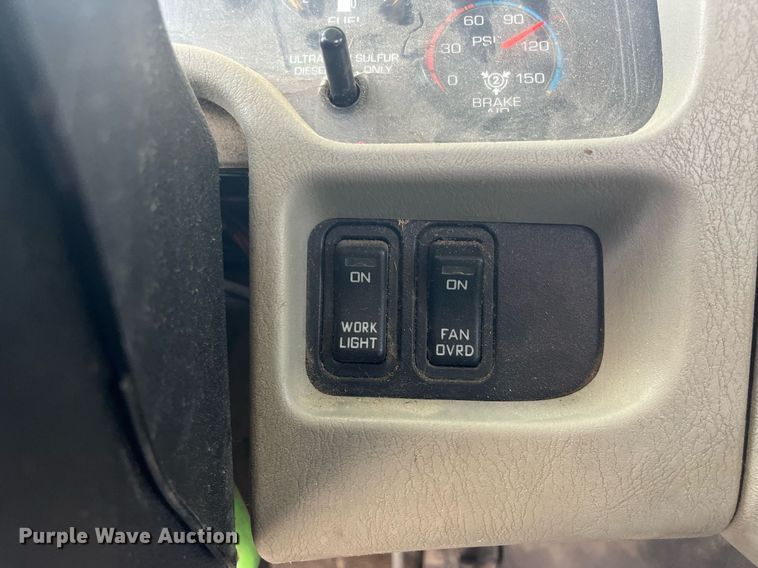 image for item HP9463 2009 International TranStar 8600  semi truck