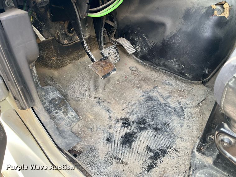 image for item HP9463 2009 International TranStar 8600  semi truck