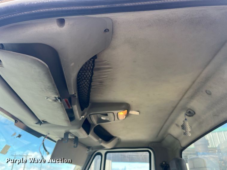 image for item HP9463 2009 International TranStar 8600  semi truck