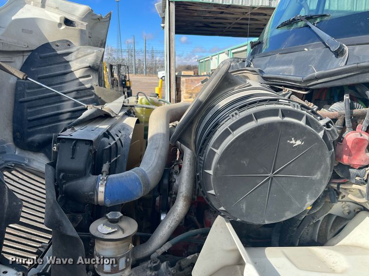 image for item HP9463 2009 International TranStar 8600  semi truck