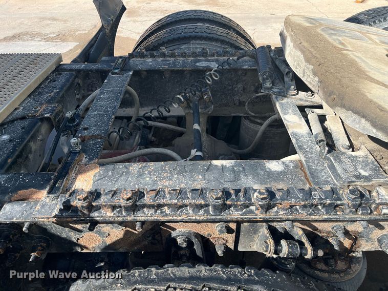 image for item HP9463 2009 International TranStar 8600  semi truck