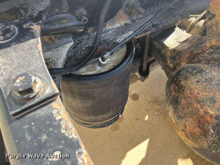 image for item HP9463 2009 International TranStar 8600  semi truck