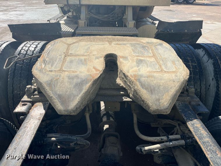 image for item HP9463 2009 International TranStar 8600  semi truck