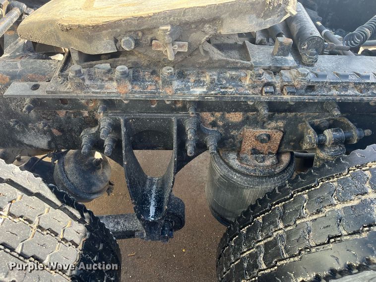 image for item HP9463 2009 International TranStar 8600  semi truck