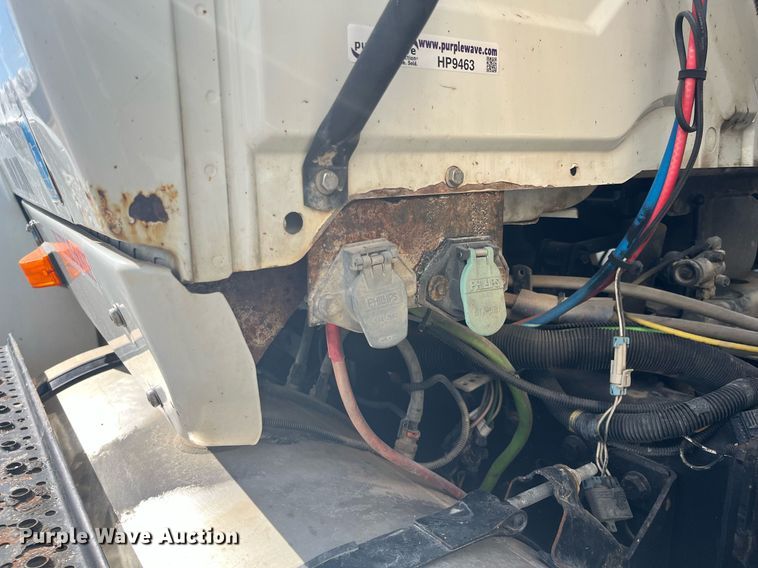 image for item HP9463 2009 International TranStar 8600  semi truck