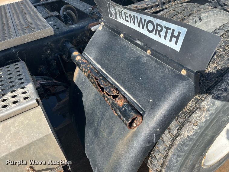 image for item HP9463 2009 International TranStar 8600  semi truck