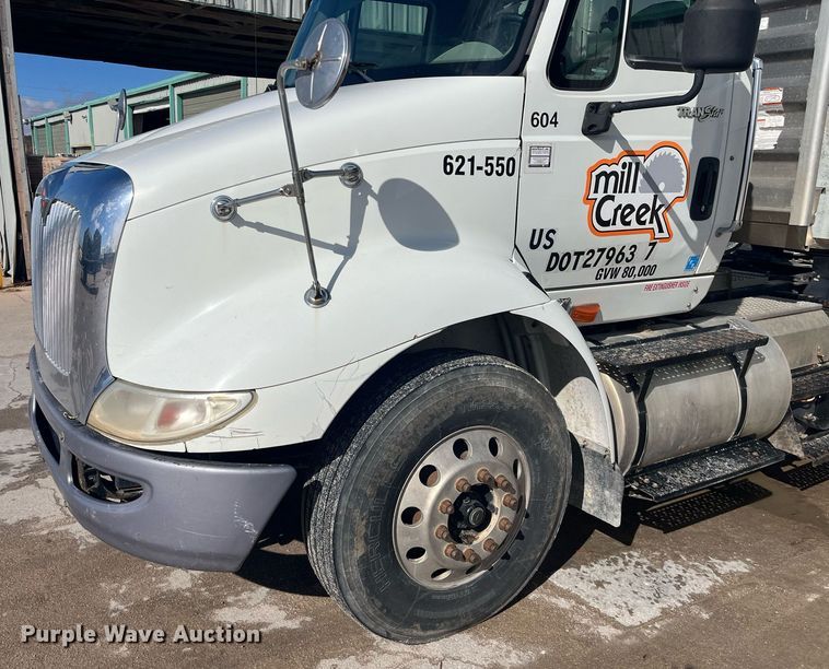image for item HP9463 2009 International TranStar 8600  semi truck