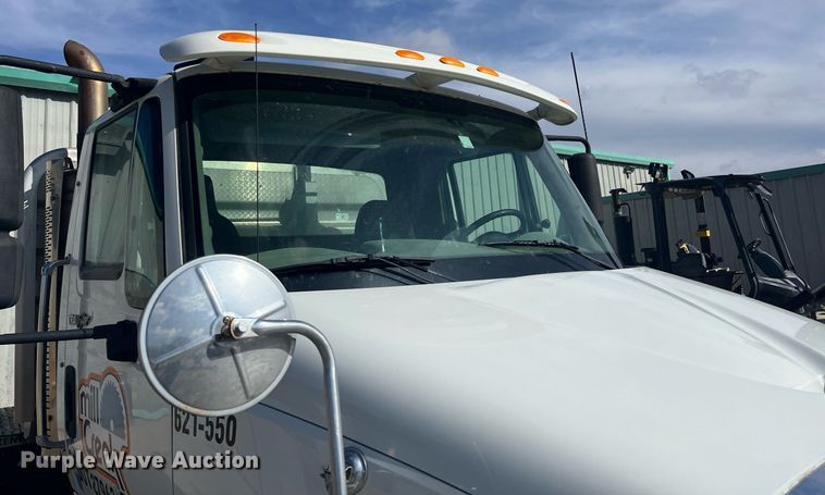 image for item HP9463 2009 International TranStar 8600  semi truck