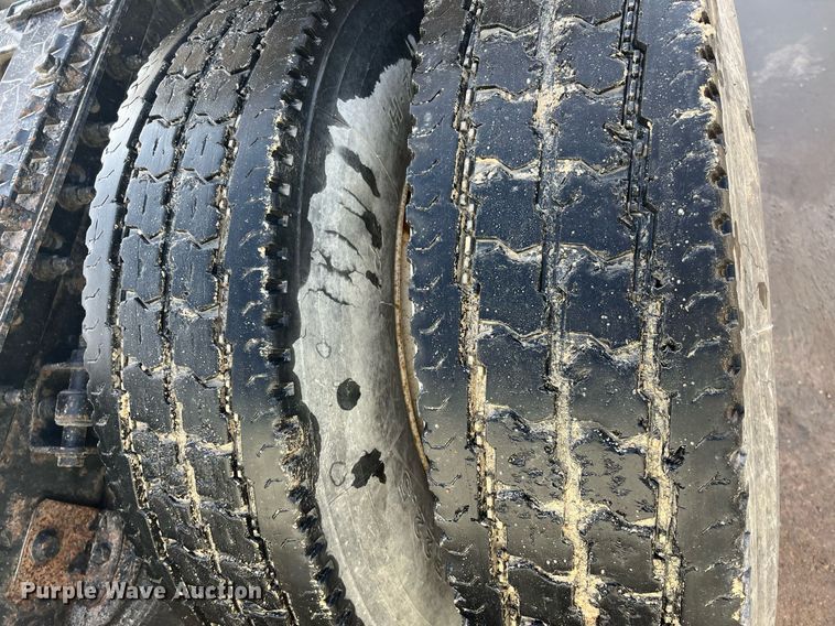 image for item HP9463 2009 International TranStar 8600  semi truck