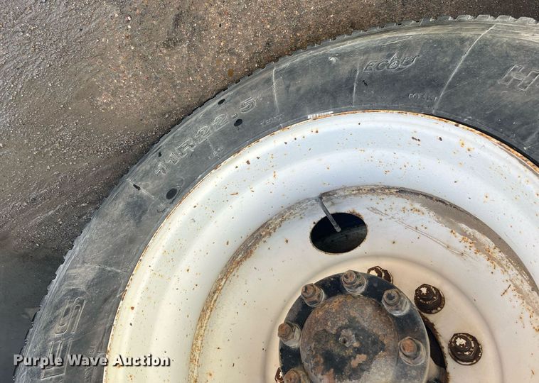 image for item HP9463 2009 International TranStar 8600  semi truck