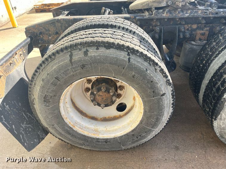 image for item HP9463 2009 International TranStar 8600  semi truck