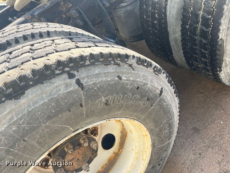 image for item HP9463 2009 International TranStar 8600  semi truck