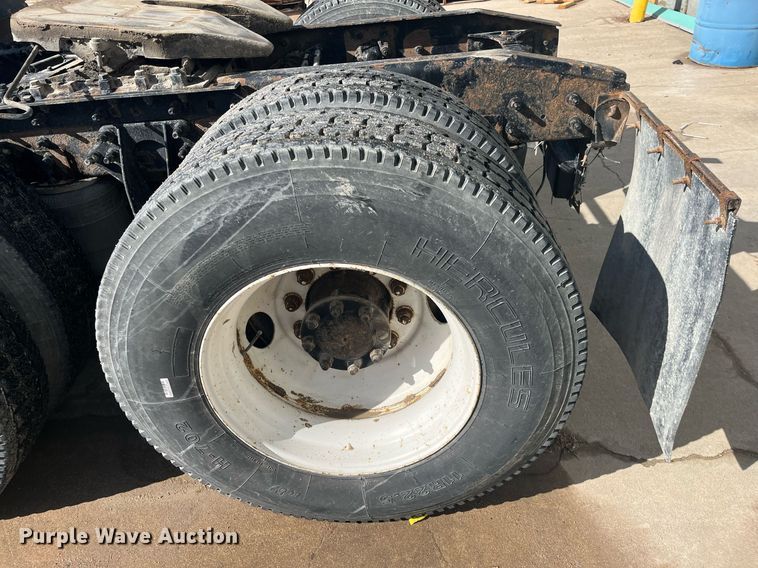 image for item HP9463 2009 International TranStar 8600  semi truck