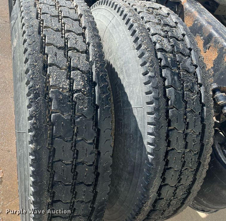 image for item HP9463 2009 International TranStar 8600  semi truck