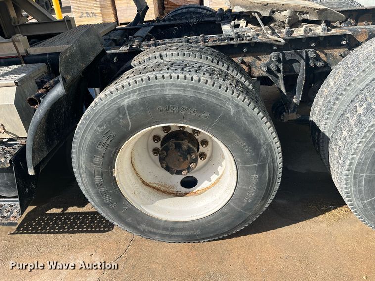 image for item HP9463 2009 International TranStar 8600  semi truck