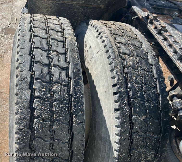 image for item HP9463 2009 International TranStar 8600  semi truck